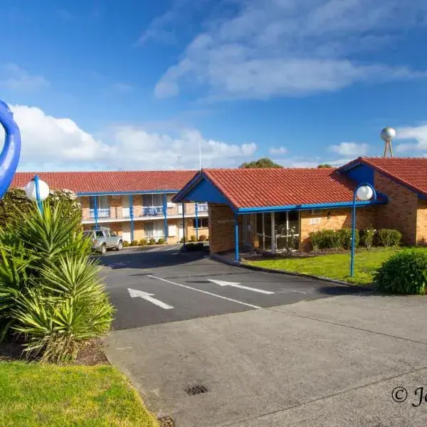 Blue Whale Motor Inn & Apartments to Melbourne Airport premium and luxurious chauffeur service