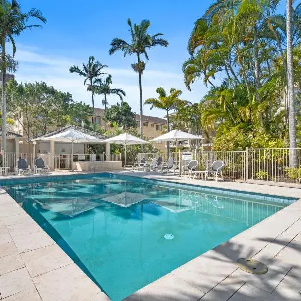 Miami Beachside Holiday Apartments to Brisbane Airport (BNE) premium and luxurious chauffeur service