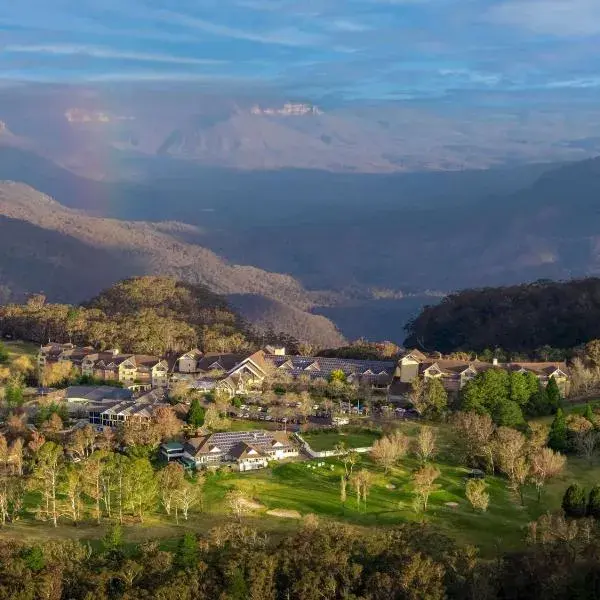 Fairmont Resort & Spa Blue Mountains MGallery by Sofitel to Sydney Airport (SYD) premium and luxurious chauffeur service