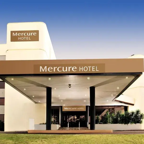 Mercure Penrith to Sydney Airport (SYD) premium and luxurious chauffeur service