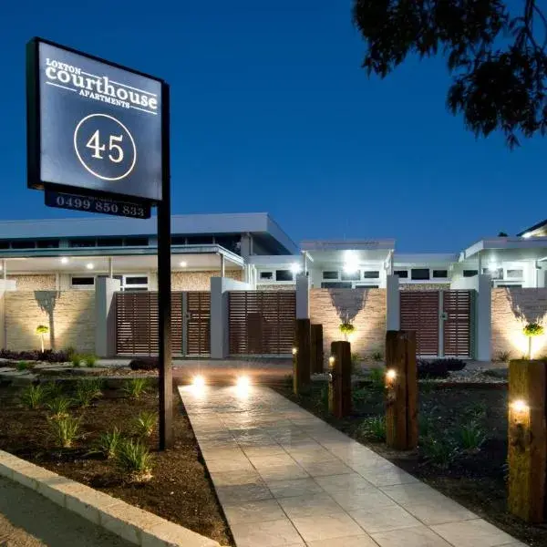 Loxton Courthouse Apartments to Adelaide Airport (ADL) premium and luxurious chauffeur service