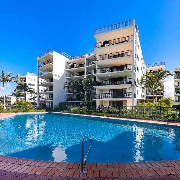 Marcoola Beach Resort to Brisbane Airport (BNE) premium and luxurious chauffeur service