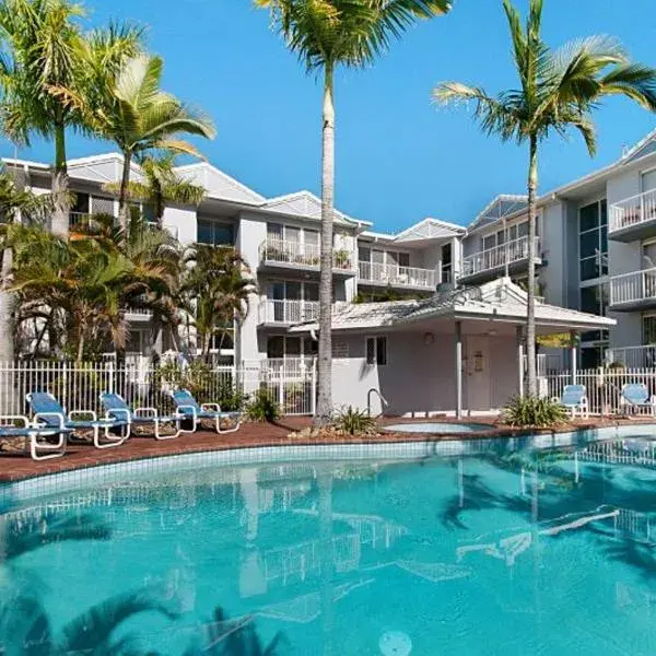 Champelli Palms Apartments to Brisbane Airport (BNE) premium and luxurious chauffeur service