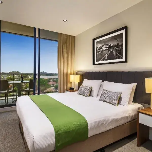 Quest Chatswood to Sydney Airport (SYD) premium and luxurious chauffeur service