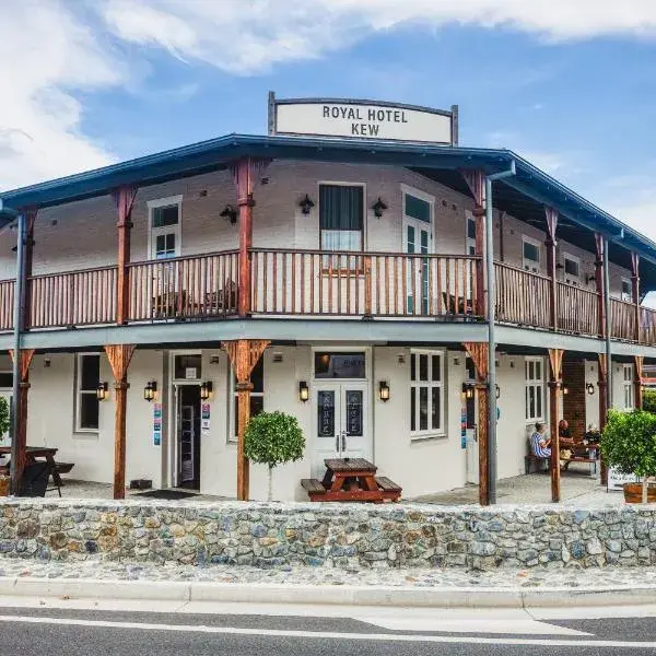 Royal Hotel Kew to Sydney Airport (SYD) premium and luxurious chauffeur service