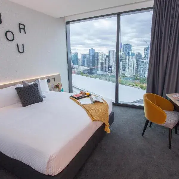 Novotel Melbourne South Wharf to Melbourne Airport premium and luxurious chauffeur service