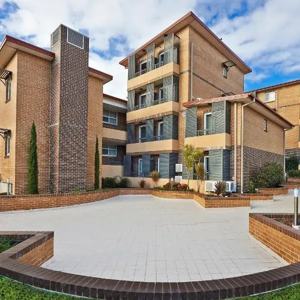 Comfort Inn & Suites Burwood to Sydney Airport (SYD) premium and luxurious chauffeur service