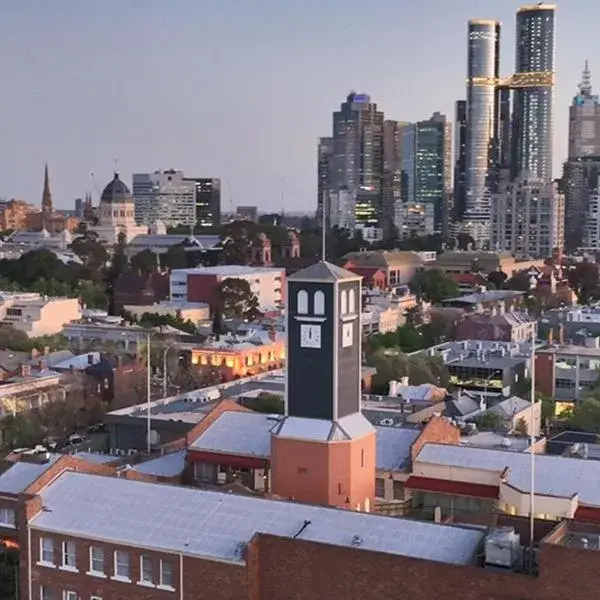 Clocktower Apartment Hotel to Melbourne Airport premium and luxurious chauffeur service