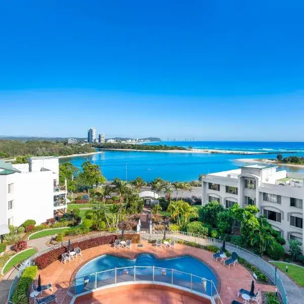 Little Cove Currumbin to Brisbane Airport (BNE) premium and luxurious chauffeur service