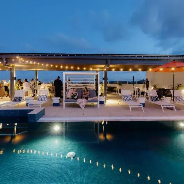Holiday Inn Express & Suites Sunshine Coast by IHG to Brisbane Airport (BNE) premium and luxurious chauffeur service