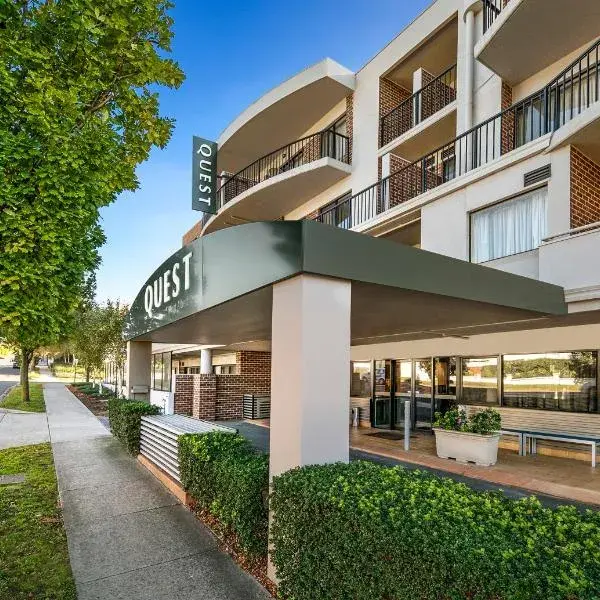 Quest Mont Albert to Melbourne Airport premium and luxurious chauffeur service