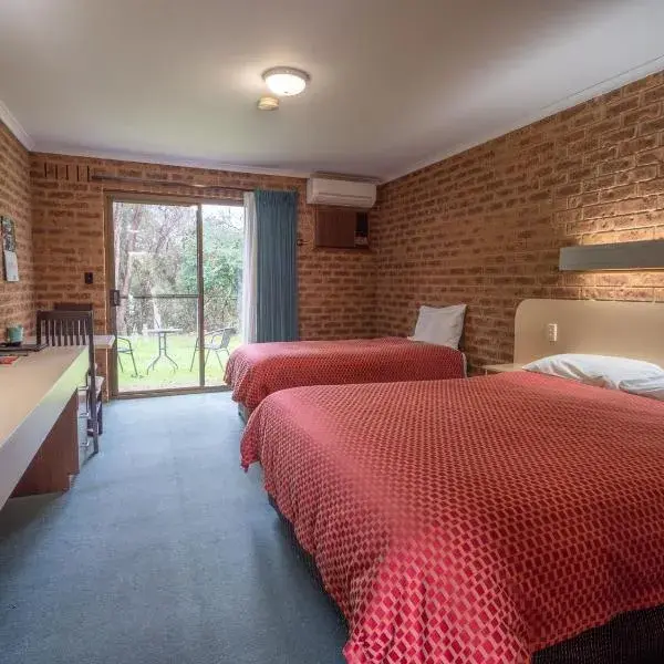 Eildon Parkview Motor Inn Room 2 to Melbourne Airport premium and luxurious chauffeur service