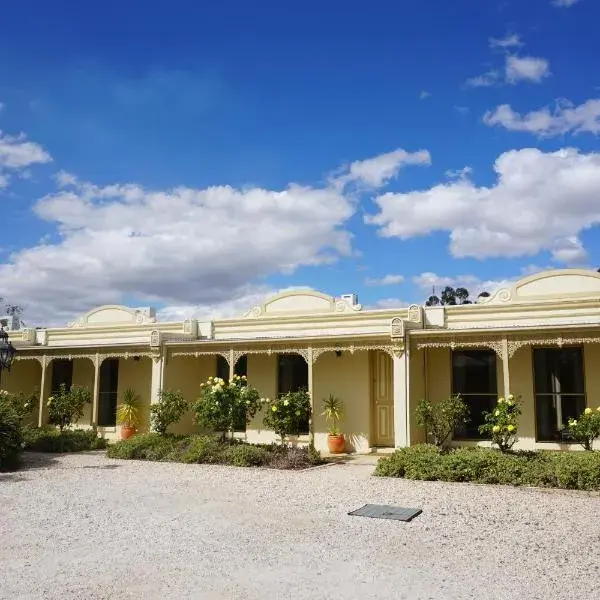 Acacia Terraces to Melbourne Airport premium and luxurious chauffeur service