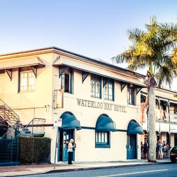 The Waterloo Bay Hotel to Brisbane Airport (BNE) premium and luxurious chauffeur service