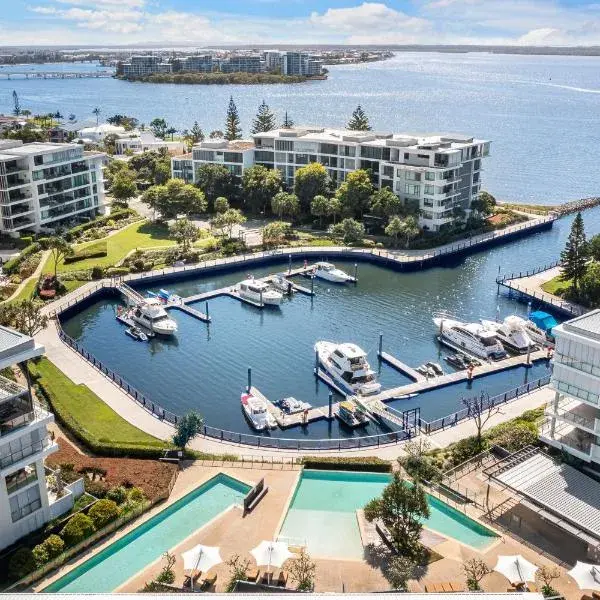 Allisee Apartments to Brisbane Airport (BNE) premium and luxurious chauffeur service