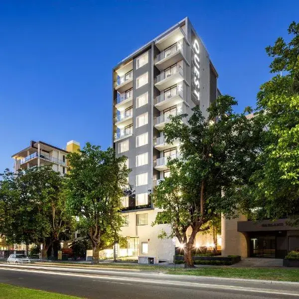 Quest Kings Park to Perth Airport (PER) premium and luxurious chauffeur service