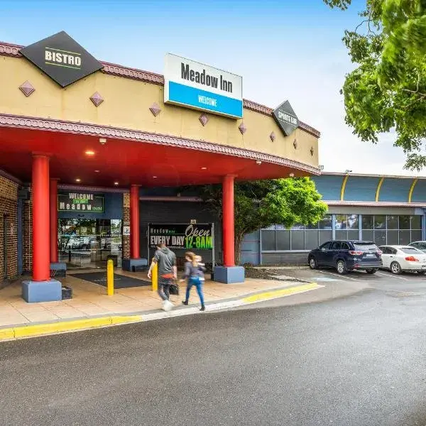 Meadow Inn Hotel-Motel to Melbourne Airport premium and luxurious chauffeur service