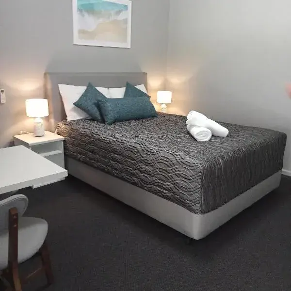 Solomon Inn Motel Figtree to Sydney Airport (SYD) premium and luxurious chauffeur service