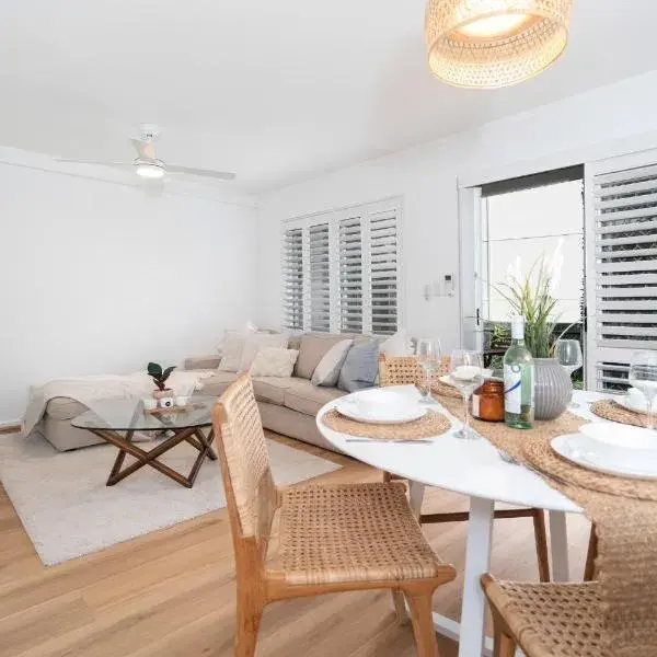 Coastal Escape Salty Breeze W Pool & Slide! to Perth Airport (PER) premium and luxurious chauffeur service