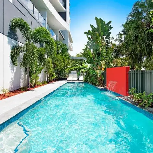Harbour Quays Apartments to Brisbane Airport (BNE) premium and luxurious chauffeur service