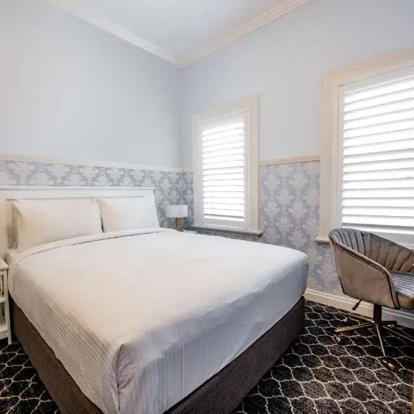 Bankstown Hotel to Sydney Airport (SYD) premium and luxurious chauffeur service