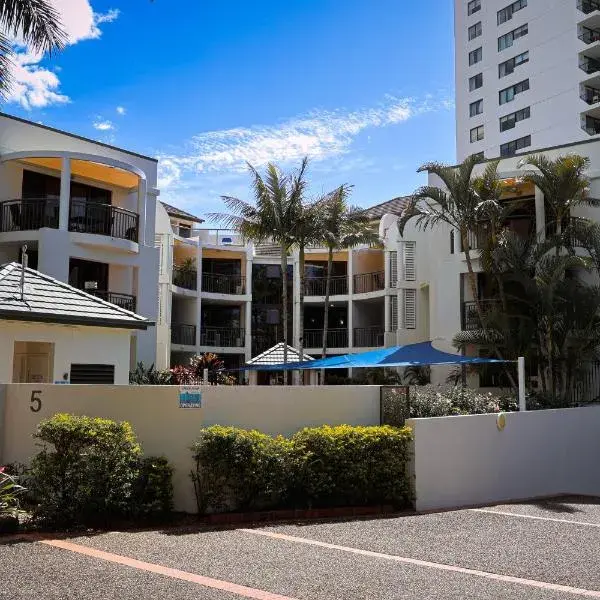 Burleigh on the Beach to Brisbane Airport (BNE) premium and luxurious chauffeur service