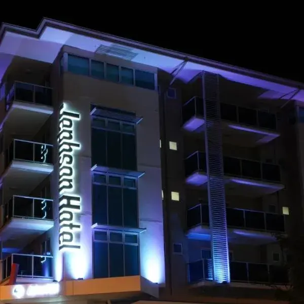 Jephson Hotel & Apartments to Brisbane Airport (BNE) premium and luxurious chauffeur service