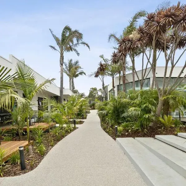 Great Ocean Road Resort to Melbourne Airport premium and luxurious chauffeur service