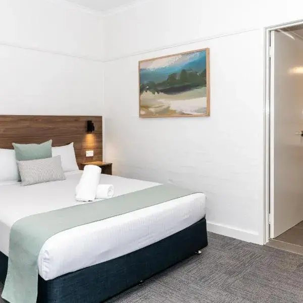 Salisbury Hotel Motel to Brisbane Airport (BNE) premium and luxurious chauffeur service