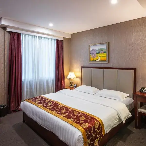 Megaboom City Hotel to Sydney Airport (SYD) premium and luxurious chauffeur service