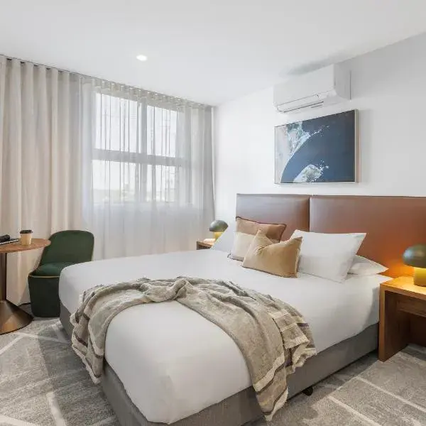 Punthill Sunshine to Melbourne Airport premium and luxurious chauffeur service