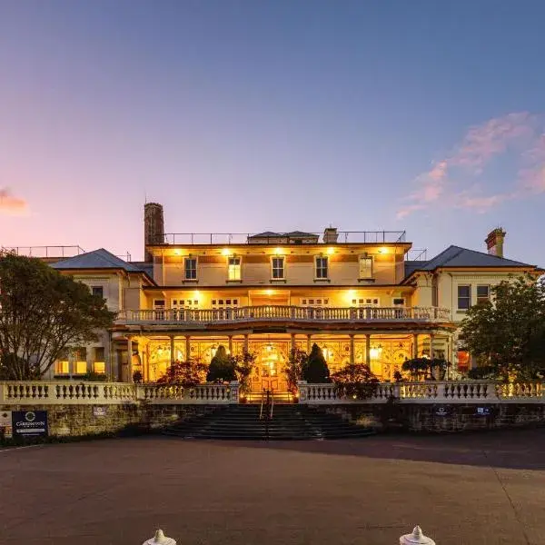 Carrington Hotel to Sydney Airport (SYD) premium and luxurious chauffeur service