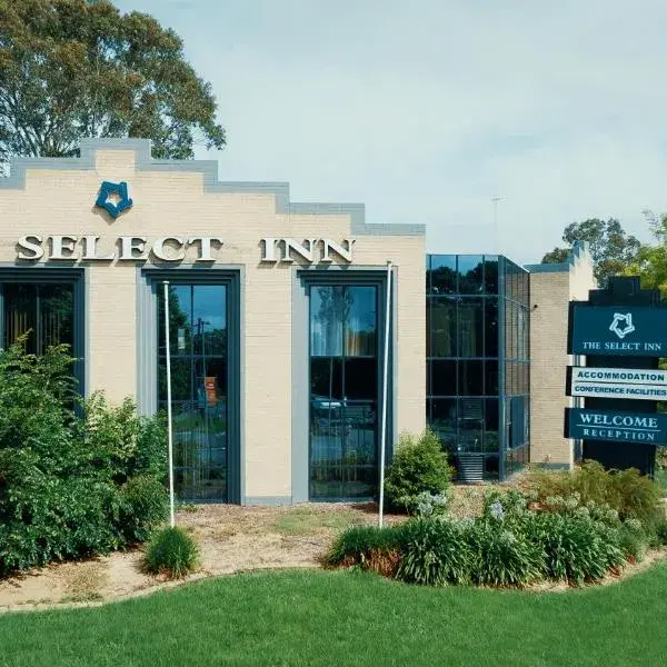 The Select Inn Penrith to Sydney Airport (SYD) premium and luxurious chauffeur service