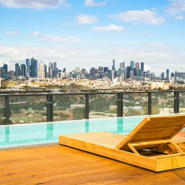 Quest Flemington Central to Melbourne Airport premium and luxurious chauffeur service