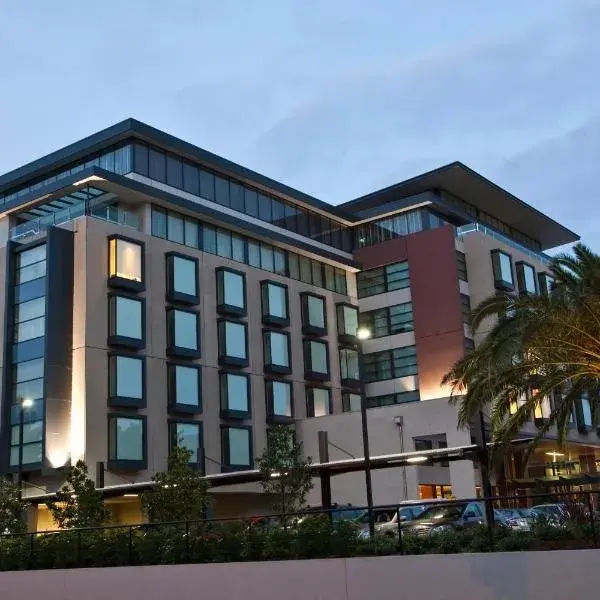 The Gateway Inn, Newcastle to Sydney Airport (SYD) premium and luxurious chauffeur service