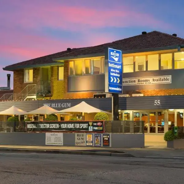 Blue Gum Hotel to Sydney Airport (SYD) premium and luxurious chauffeur service