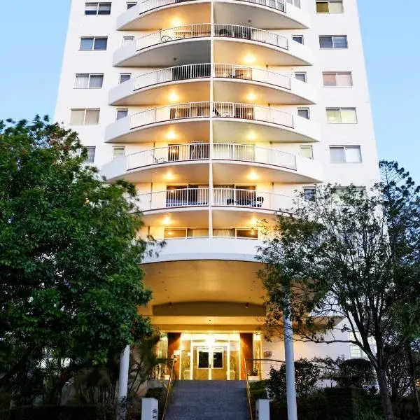 Founda Gardens Apartments to Brisbane Airport (BNE) premium and luxurious chauffeur service