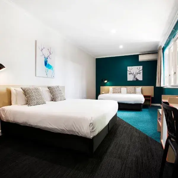Greenacre Hotel to Sydney Airport (SYD) premium and luxurious chauffeur service
