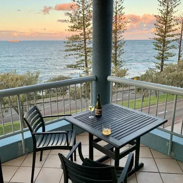 Sea Point Ocean Apartments to Brisbane Airport (BNE) premium and luxurious chauffeur service