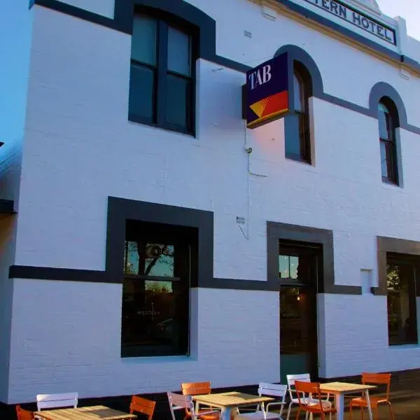 Western Hotel Ballarat to Melbourne Airport premium and luxurious chauffeur service