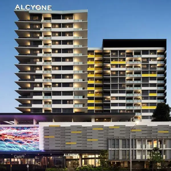 Alcyone Hotel Residences to Brisbane Airport (BNE) premium and luxurious chauffeur service