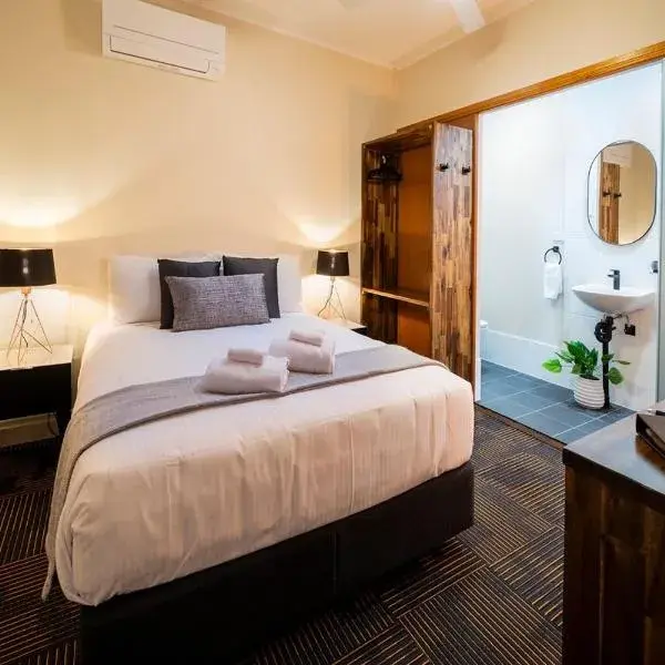 Peddlars Rest to Brisbane Airport (BNE) premium and luxurious chauffeur service