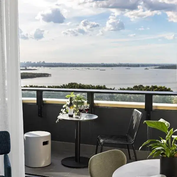 Quest Woolooware Bay to Sydney Airport (SYD) premium and luxurious chauffeur service