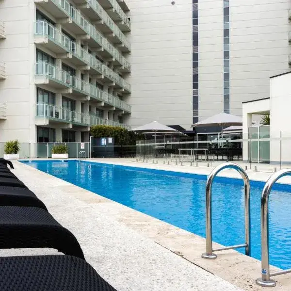 Tasha's Apartments on Warwick to Adelaide Airport (ADL) premium and luxurious chauffeur service