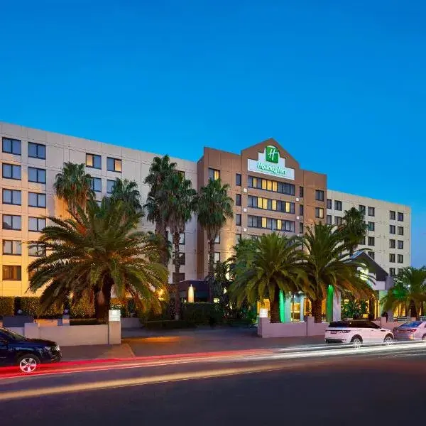Holiday Inn Parramatta by IHG to Sydney Airport (SYD) premium and luxurious chauffeur service