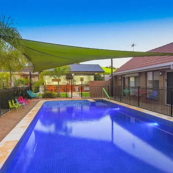 Mildura Holiday Villas to Melbourne Airport premium and luxurious chauffeur service