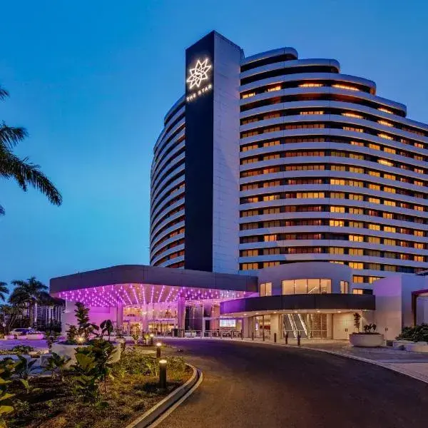The Star Grand at The Star Gold Coast to Brisbane Airport (BNE) premium and luxurious chauffeur service