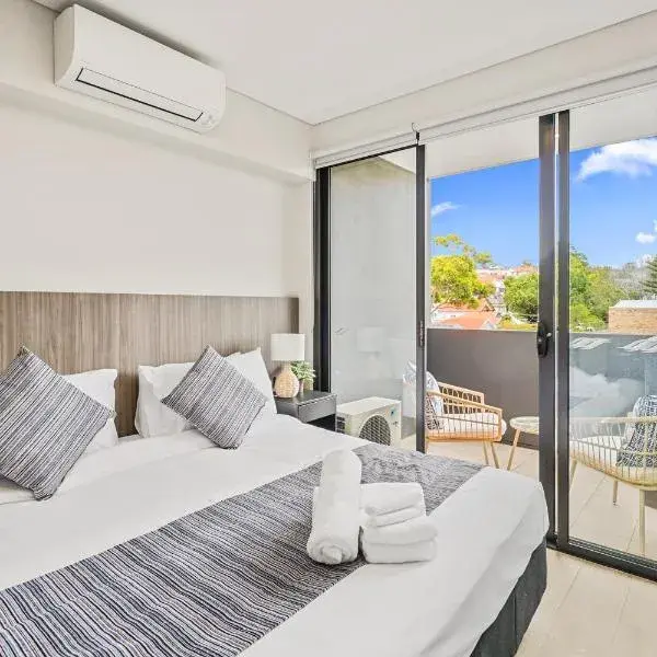 Coogee Studio Apartments to Sydney Airport (SYD) premium and luxurious chauffeur service