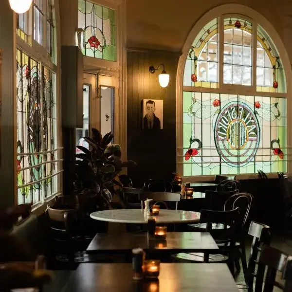 Daylesford Hotel to Melbourne Airport premium and luxurious chauffeur service