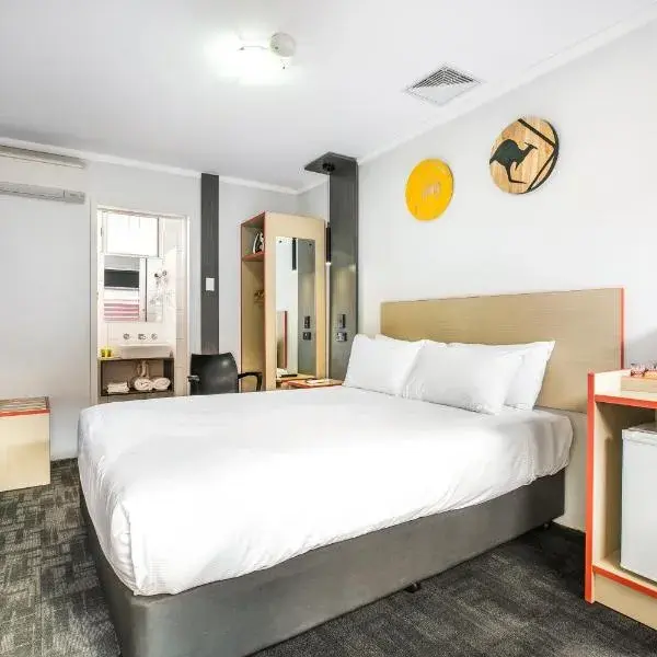 Nightcap at Jamison Hotel to Sydney Airport (SYD) premium and luxurious chauffeur service